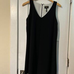 Laundry by Shelly Segal sleeveless trapeze black and white two tone dress